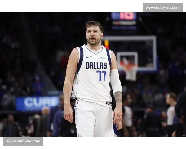 东契奇暴瘦 20 磅!休赛期苦练深蹲 720 磅,首轮场均 30+7 剑指 MVP 东契奇暴瘦 20 磅!休赛期苦练深蹲 720 磅,首轮场均 30+7 剑指 MVP