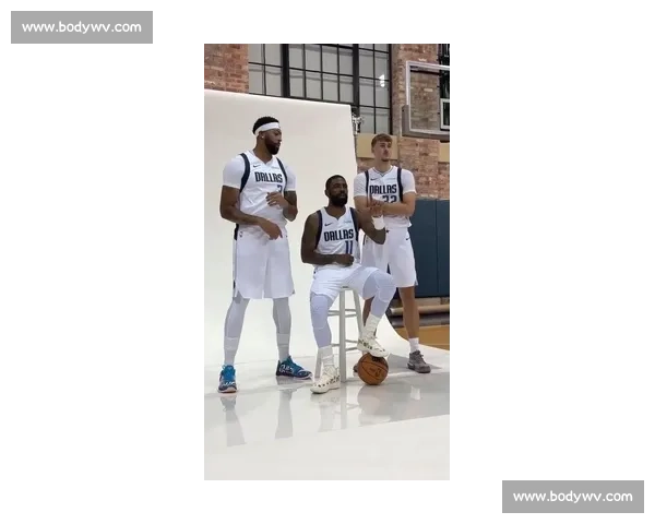 2K 主管揭秘:状元弗拉格用游戏预演与欧文、浓眉配合 2K 主管揭秘:状元弗拉格用游戏预演与欧文、浓眉配合